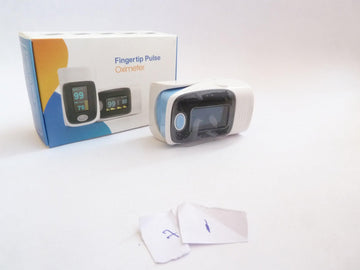 FINGER TIP PULSE OXIMETER